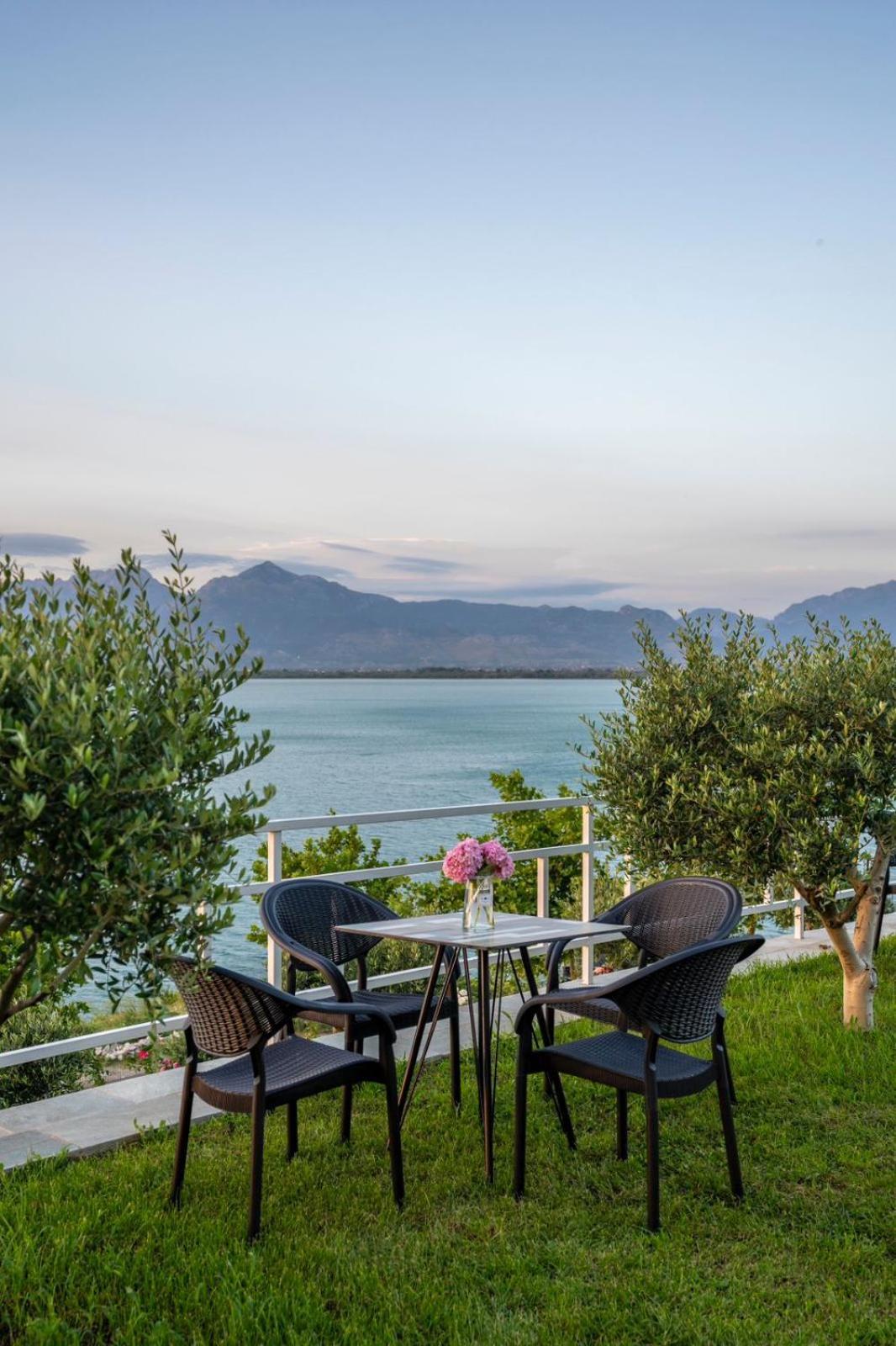 Xhuli Guesthouse Shkodër Esterno foto
