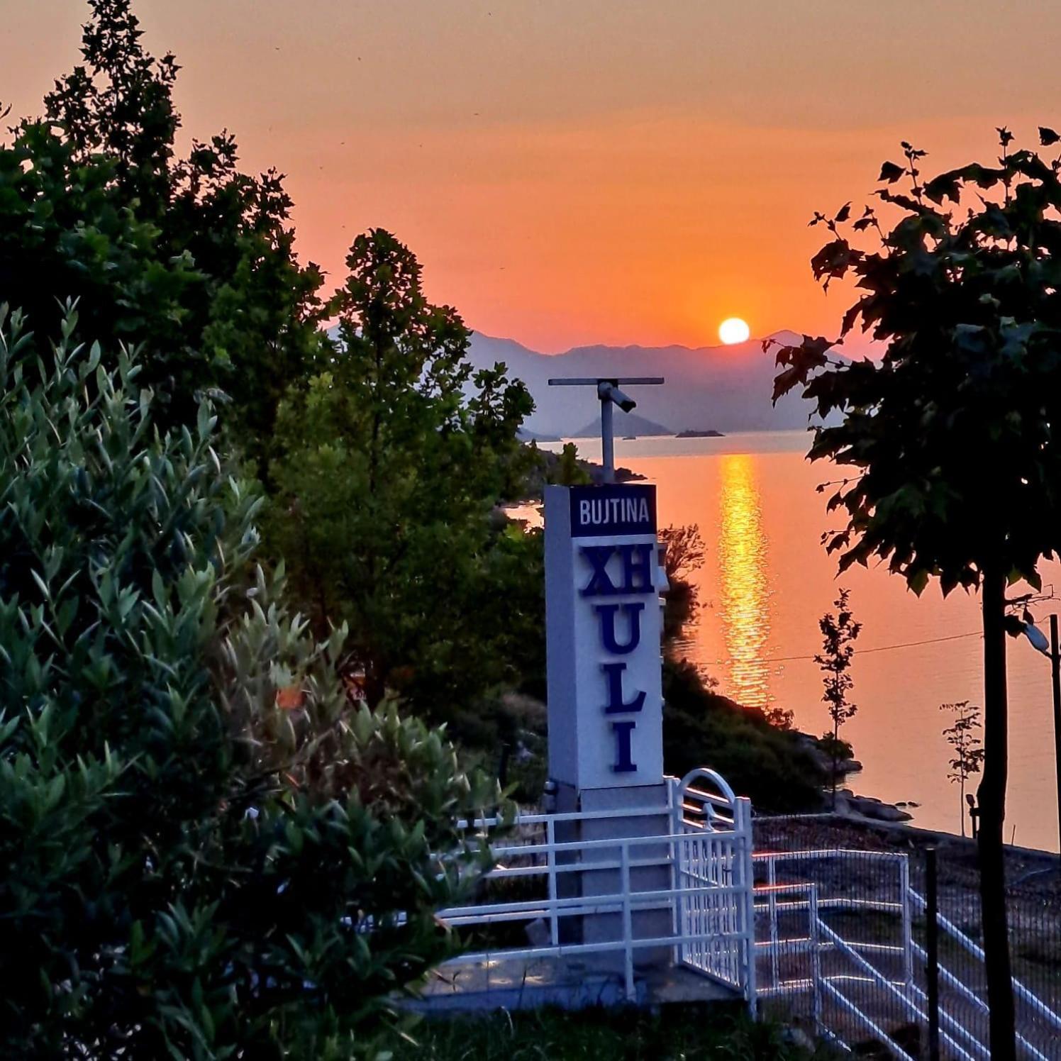 Xhuli Guesthouse Shkodër Esterno foto